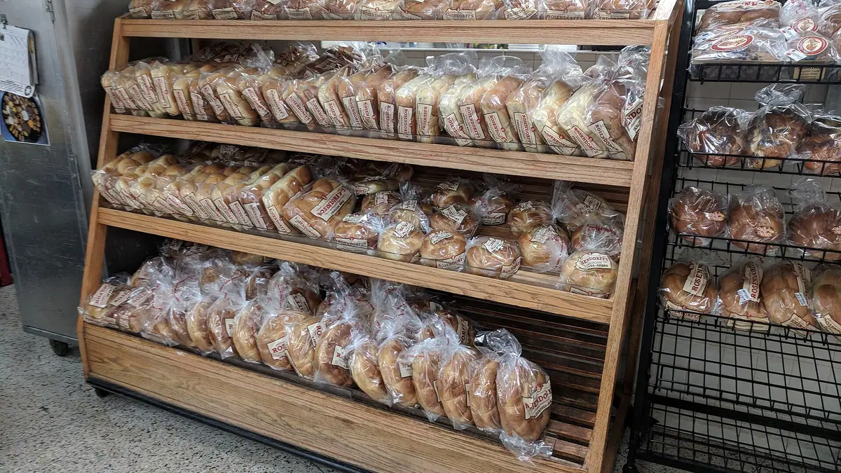 Greggs Bakeries – bakery in Grays town centre